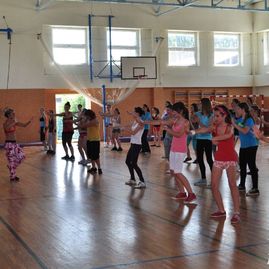 Maratón cvičenia v gymnáziu v myjave - Zumba