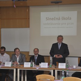 Slnečná škola v  starej turej  pripraví odborníkov pre slnečné elektrárne -  dsc0011