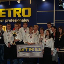 Úspechy našich stredoškolákov na danubius  gastro 2013 - Dg kuchari 2 resize