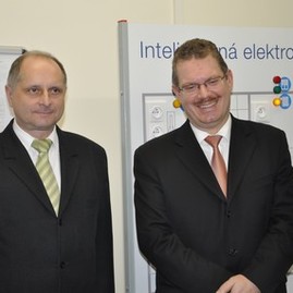 Výnimočné  laboratórium inteligentných elektroinštalácií v soš stará turá -  dsc0093