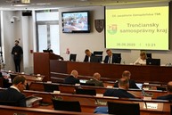 Zväčšiť fotografiu - Na májovom rokovaní poslanci riešili budúcnosť krajských nemocníc aj prvú zmenu rozpočtu