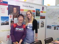 Čínska turistka v stánku tsk