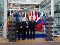 Novozvolení poslanci tsk na prvej pracovnej ceste v bruseli - Poslanci-v-europskej-komisii