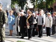 70 rokov od ukončenia vojny. v bojniciach ovenčili pamätník, v lehote pod vtáčnikom zapálili vatry - 08
