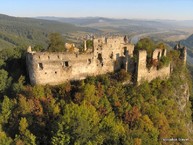Adventný kalendár deň jedenásty - kraj hradov a zámkov - Povazsky_hrad1_jpg