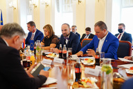 Zväčšiť fotografiu - Bratislava hostila stretnutie šéfov českých a slovenských krajov - DSC01792