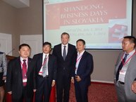 Čínski podnikatelia navštívili trenčiansky samosprávny kraj - 03