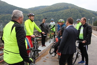 Cyklistickú bodku za dod tsk 2018 dali trenčiansky župan a hejtman zlínskeho kraja priateľskou jazdou po druhom dokončenom úseku vážskej cyklomagistrály - IMG_6325