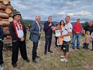 Zväčšiť fotografiu - Ďalší život zachraňujúci prístroj odovzdaný županom - 20230901_191204