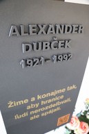 Zväčšiť fotografiu - Ďalšou aktivitou si uhrovec uctil jedného zo svojich významných rodákov - IMG_3109