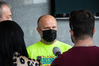 Zväčšiť fotografiu - Darovaná dezinfekcia pomôže v školách, nemocniciach i zariadeniach sociálnych služieb - TSK_dar_dezinfekcia_mini (13 of 17)