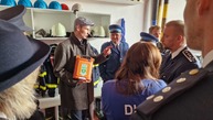 Zväčšiť fotografiu - Defibrilátory s poradovými číslami 53 a 54 odovzdané, ku koncu sa blíži aj mesiac úcty k starším - 20221023_112543