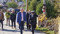 Zväčšiť fotografiu - Defibrilátory s poradovými číslami 53 a 54 odovzdané, ku koncu sa blíži aj mesiac úcty k starším - 20221023_123509