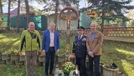 Zväčšiť fotografiu - Defibrilátory s poradovými číslami 53 a 54 odovzdané, ku koncu sa blíži aj mesiac úcty k starším - 20221023_124630