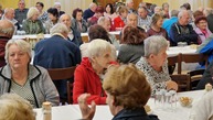 Zväčšiť fotografiu - Defibrilátory s poradovými číslami 53 a 54 odovzdané, ku koncu sa blíži aj mesiac úcty k starším - 20221023_142010