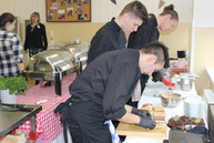 Deň otvorených dverí soš obchodu a služieb v púchove navštívili budúce gastronomické elity, kaderníčky i podnikatelia - 161_DOD 2019