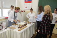 Deň otvorených dverí soš obchodu a služieb v púchove navštívili budúce gastronomické elity, kaderníčky i podnikatelia - 182_DOD 2019