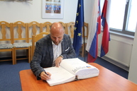 Zväčšiť fotografiu - Do obranného priemyslu v kraji by mohli prúdiť milióny eur - IMG_1045