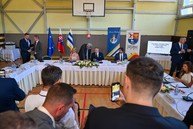 Zväčšiť fotografiu - Do okresov púchov a ilava pôjde viac ako 2 mil. eur, rozhodla o tom vláda na svojom výjazdovom rokovaní