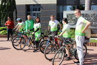 Zväčšiť fotografiu - Do práce na bicykli bude v župných farbách jazdiť rekordných 40 zamestnancov - IMG_0396