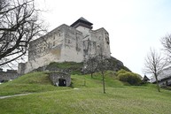 Zväčšiť fotografiu - Do trenčianskeho hradu prúdia miliónové investície