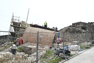 Zväčšiť fotografiu - Do trenčianskeho hradu prúdia miliónové investície