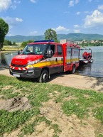 Zväčšiť fotografiu - Dobrovoľní hasiči z nitrianskeho rudna zachránili ľudský život - vodna zachranna sluzby dhz nitr.rudno1