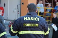 Dobrovoľní hasiči z pobedima si z rúk trenčianskeho župana prebrali defibrilátor - IMG_6133
