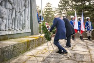 Zväčšiť fotografiu - Dva bratské národy sa opäť stretli na veľkej javorine