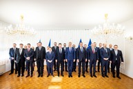 Zväčšiť fotografiu - Dva bratské národy sa opäť stretli na veľkej javorine