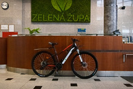 Zväčšiť fotografiu - Ekologické pracovné cesty na dvoch kolesách - TSK_elektrobicykel_mini (1 of 12)