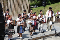 Zväčšiť fotografiu - Folklórna sobota v podaní jubilejných trenčianskych folklórnych slávností či festivalu dychových hudieb - IMG_0012
