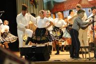 Folklórne podujatia v trenčianskom kraji roztočili sukne desiatkam folkloristiek - NOSITELIA TRADICII (5)