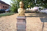 Zväčšiť fotografiu - Hasiči, hody aj folklór: nedeľa ukázala silu tradícií v trenčianskom kraji