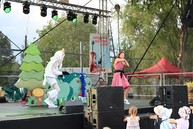Zväčšiť fotografiu - Hasiči, hody aj folklór: nedeľa ukázala silu tradícií v trenčianskom kraji