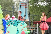 Zväčšiť fotografiu - Hasiči, hody aj folklór: nedeľa ukázala silu tradícií v trenčianskom kraji