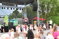 Zväčšiť fotografiu - Hasiči, hody aj folklór: nedeľa ukázala silu tradícií v trenčianskom kraji
