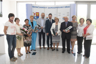 Zväčšiť fotografiu - Hľadáme ďalších laureátov najvyššieho ocenenia trenčianskeho kraja! - laureati 2017