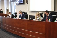 Zväčšiť fotografiu - Hospodárenie kraja bolo aj v prvom polroku 2021 ovplyvnené pandémiou, z tsk reaguje na pripravovanú optimalizáciu siete nemocníc - IMG_2601
