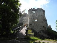 Zväčšiť fotografiu - Hraničné vrcholy vrchárskej koruny trenčianska nahradili vhodné alternatívy - VKT 2020_Uhrovský hrad