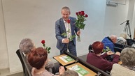 Zväčšiť fotografiu - K ženám by sme sa mali správať s úctou - 20230307_135616