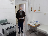Zväčšiť fotografiu - Klienti považskobystrického zariadenia majú prvú dávku očkovania za sebou - 3