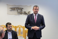 Kniha o dobrovoľných hasičoch v trenčianskom kraji je pokrstená. jej krstným otcom sa stal generálny sekretár dpo vendelín horváth. - IMG_9831