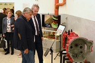 Zväčšiť fotografiu - Knižku k okrúhlemu jubileu školy uviedol do života robot - DSC_5092