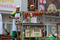 Koniec leta bude bohatý na podujatia spolufinancované trenčianskym samosprávnym krajom. všetci ste srdečne vítaní! - mnam fest