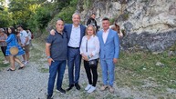 Zväčšiť fotografiu - Košecké podhradie uviedlo do života prvú monografiu, o zábavu sa postaral adam ďurica - 20230702_185824