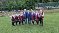 Zväčšiť fotografiu - Košecké podhradie uviedlo do života prvú monografiu, o zábavu sa postaral adam ďurica - 20230702_192729