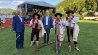 Zväčšiť fotografiu - Košecké podhradie uviedlo do života prvú monografiu, o zábavu sa postaral adam ďurica - 20230702_192913