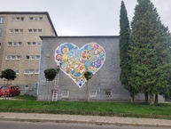 Zväčšiť fotografiu - Kraj kráča s dobou, školu bude zdobiť moderné umenie - 20210929_132343
