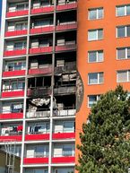 Zväčšiť fotografiu - Kraj pomôže rodinám z požiarom zasiahnutej bytovky - zdroj aktuality 2
